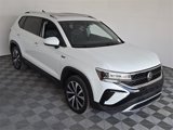 Used 2023 Volkswagen Taos SE w/ Panoramic Sunroof Package image 2