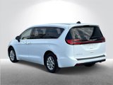 Used 2023 Chrysler Pacifica Touring-L image 4