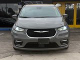 Used 2022 Chrysler Pacifica Touring-L image 3