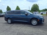 New 2025 Chrysler Pacifica Select image 2