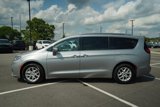 Used 2021 Chrysler Pacifica Touring-L image 4
