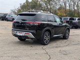 New 2025 Nissan Pathfinder Platinum image 3