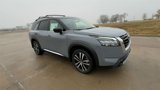 New 2025 Nissan Pathfinder Platinum image 2