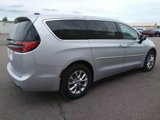 Used 2024 Chrysler Pacifica Touring-L image 5