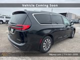 Used 2021 Chrysler Pacifica Touring-L image 5