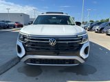 New 2025 Volkswagen Atlas Peak Edition SE image 4