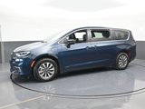 New 2025 Chrysler Pacifica Select image 2