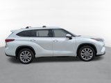 Used 2023 Toyota Highlander Limited image 2