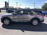 Used 2022 Ford Explorer XLT image 2