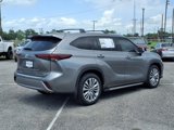 New 2025 Toyota Highlander Platinum image 3