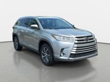 Used 2019 Toyota Highlander XLE image 3