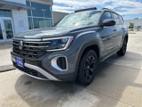 New 2025 Volkswagen Atlas Peak Edition SE image 3