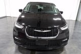 Used 2024 Chrysler Pacifica Touring-L image 4