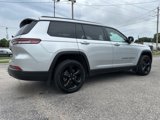 Used 2023 Jeep Grand Cherokee L Laredo image 5