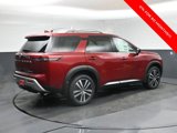 New 2025 Nissan Pathfinder Platinum image 5