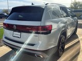 New 2025 Volkswagen Atlas Peak Edition SE image 4