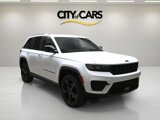 Used 2023 Jeep Grand Cherokee Altitude image 3