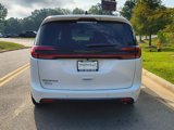 New 2026 Chrysler Pacifica Select image 4