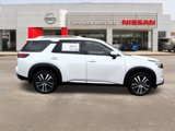 New 2025 Nissan Pathfinder Platinum image 2