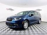 New 2025 Chrysler Pacifica Select image 4