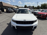 Used 2023 Jeep Grand Cherokee L Laredo image 4