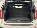 Used 2024 GMC Yukon SLT w/ SLT Luxury Package image 5