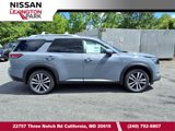 New 2025 Nissan Pathfinder Platinum image 2