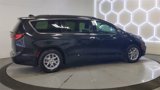 Used 2022 Chrysler Pacifica Touring-L image 4
