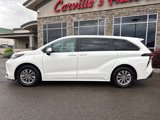 Used 2023 Toyota Sienna LE image 2