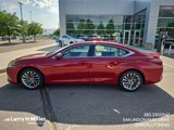 New 2025 Lexus ES 300h w/ Luxury Package image 3
