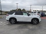 New 2025 Nissan Pathfinder Platinum image 3