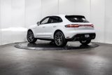 Certified 2025 Porsche Macan image 3