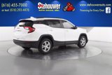 Used 2022 GMC Terrain SLE w/ Driver Convenience Package image 3