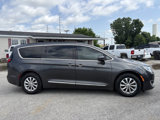 Used 2017 Chrysler Pacifica Touring-L image 2
