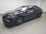 Used 2023 Toyota Camry SE image 2
