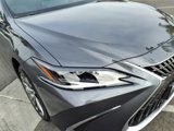 New 2025 Lexus ES 300h w/ Luxury Package image 3