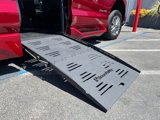 Used 2025 Toyota Sienna XLE image 3