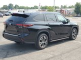 New 2025 Toyota Highlander XLE image 2