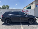 Used 2023 Volkswagen Tiguan SE image 2