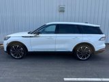 Used 2025 Lincoln Aviator Reserve w/ Equipment Group 201A image 2