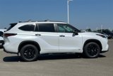 New 2025 Toyota Highlander XLE image 3