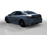 Used 2022 Toyota Camry SE image 3