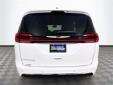 New 2025 Chrysler Pacifica Select image 5