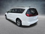 Used 2023 Chrysler Pacifica Limited image 5