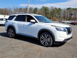 New 2025 Nissan Pathfinder Platinum image 2