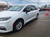 Used 2024 Chrysler Pacifica Touring-L image 4