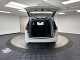 Used 2023 Chrysler Pacifica Touring-L image 5