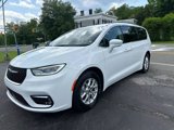 Used 2022 Chrysler Pacifica Touring-L image 3