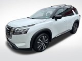 New 2025 Nissan Pathfinder Platinum image 3