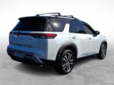 New 2025 Nissan Pathfinder Platinum image 4